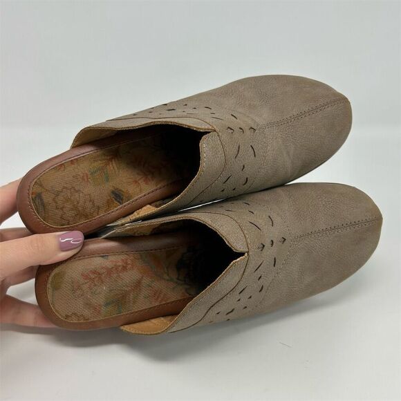 b.o.c. Women's Jinny Comfort Clog Sandals Gray Taupe Size 9 Casual Spring - Picture 10 of 12